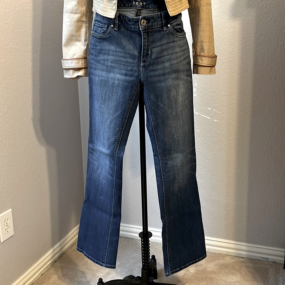 WHBM Boot Cut Jean - Size 4 Short